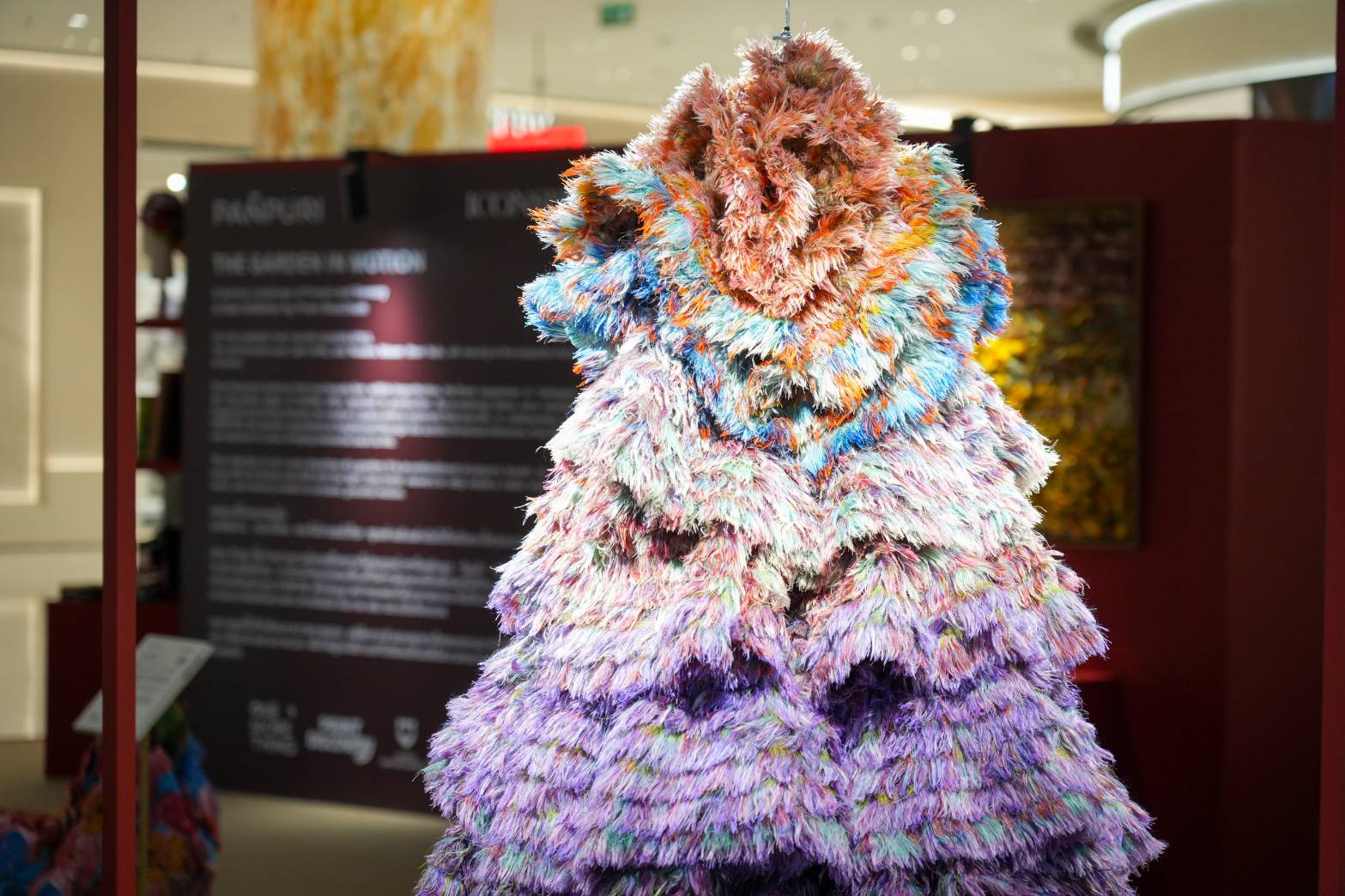 ไอคอนสยาม ชวนชมนิทรรศการ The Garden in Motion ผลงานศิลปะรักษ์โลก ผสานภาพ แสง กลิ่น และการเคลื่อนไหว วันนี้ ถึง 30 เมษายน 2569